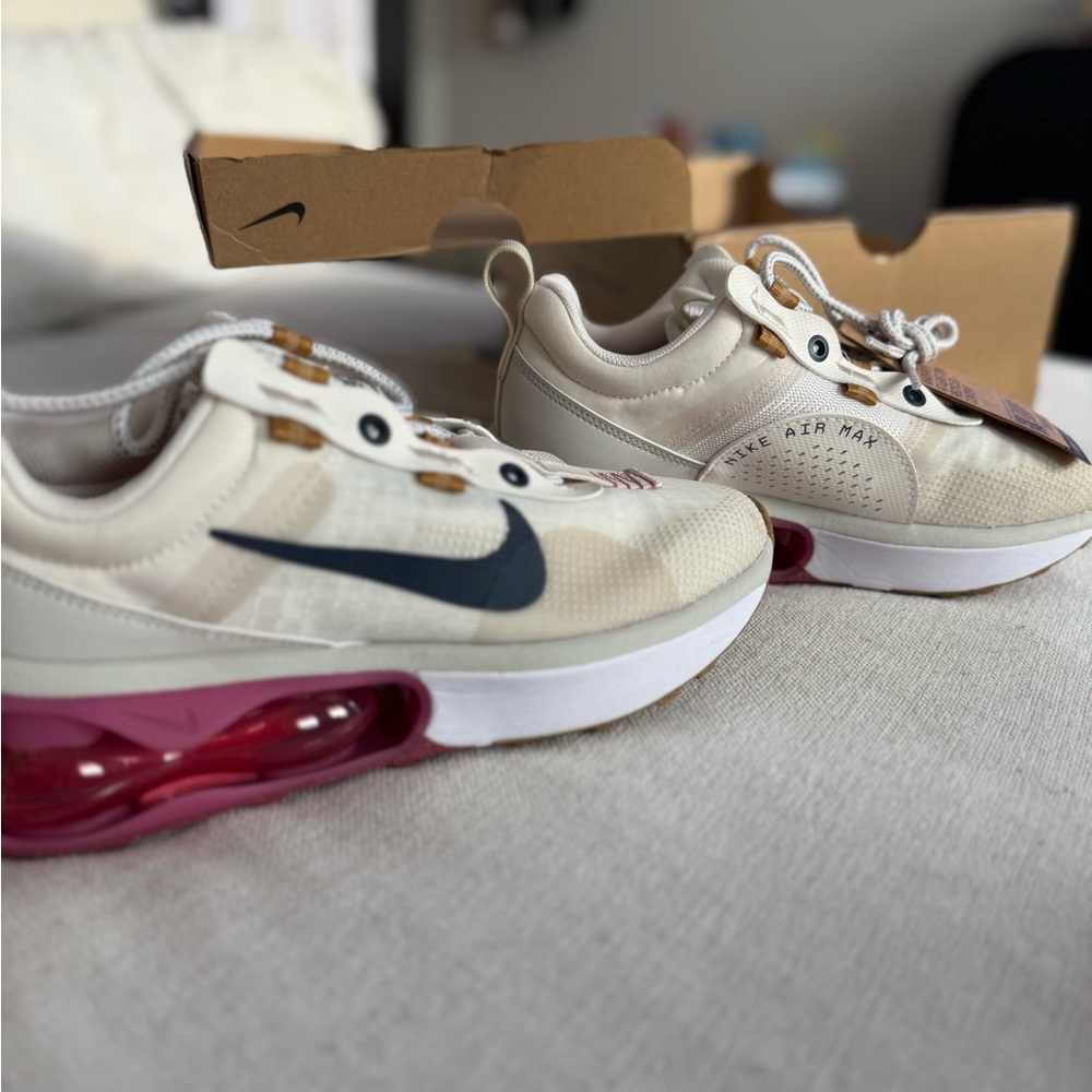 Nike Air Max NWT